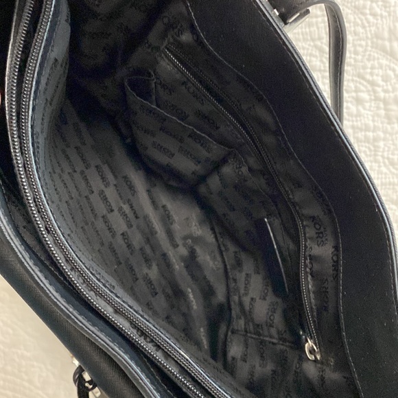 Michael Kors - Saffiano Leather Structured Tote - Picture 6 of 17